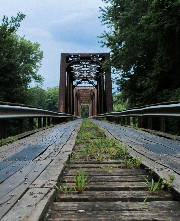 The Wabash Cannonball Bridge is located in a rural area outside of Vincennes.